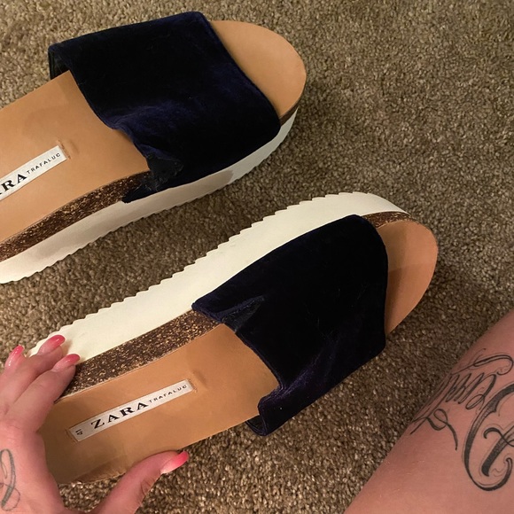 ZARA platform slides - Picture 4 of 4